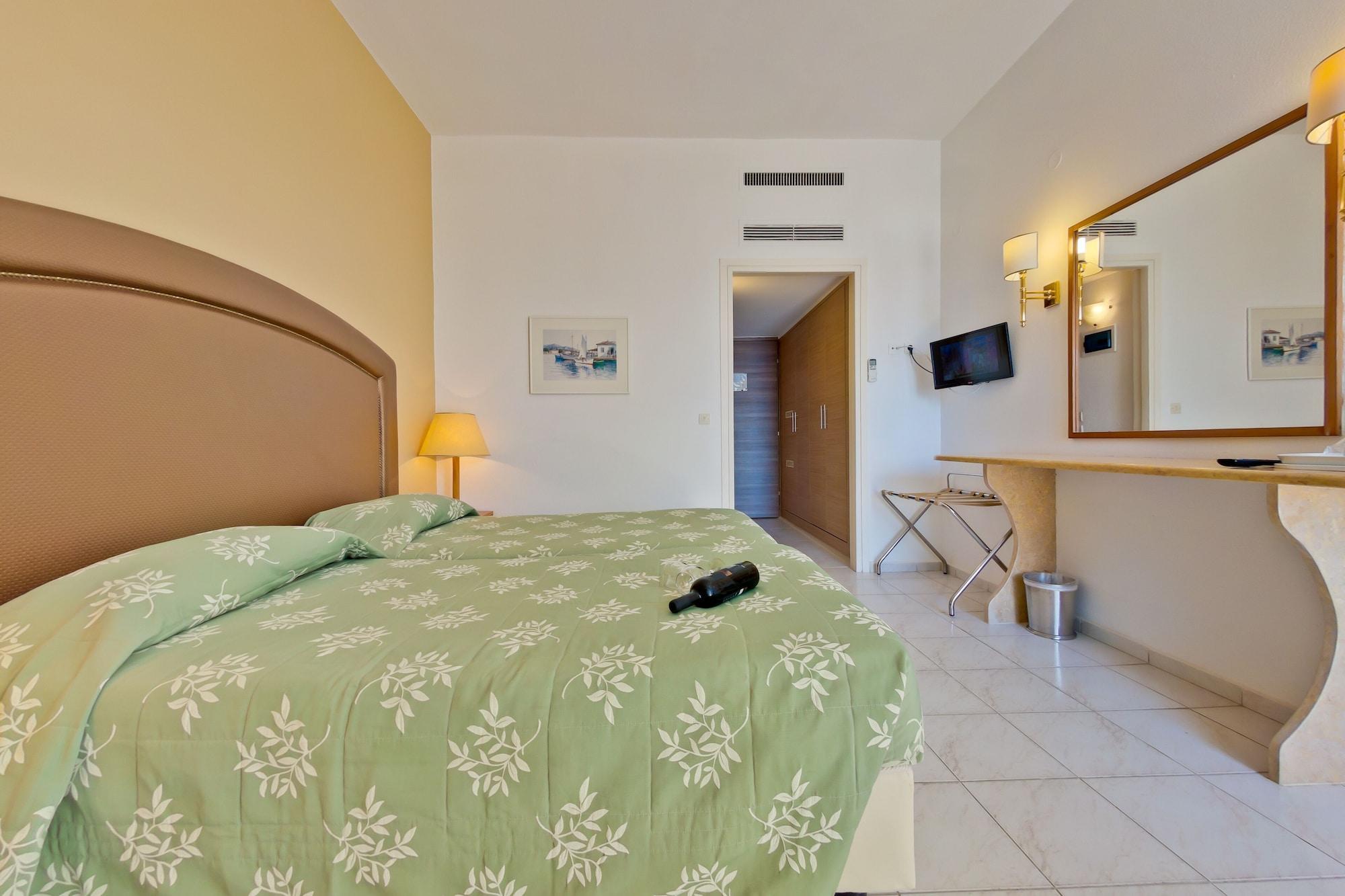 Palmariva Beach Hotel Erétria Esterno foto